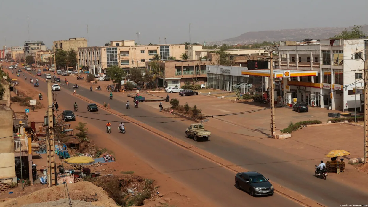 Depuis deux semaines, le Jnim impose un blocus réduisant les entrées dans la capitale malienne