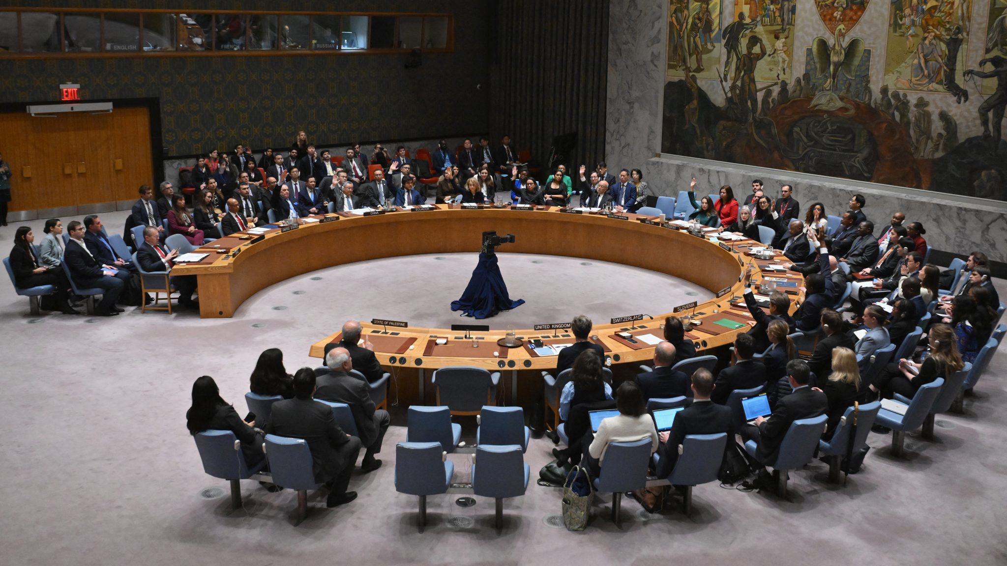 Salle de réunion du Conseil de sécurité de l'ONU, symbolisant la condamnation des attaques terroristes au Mali