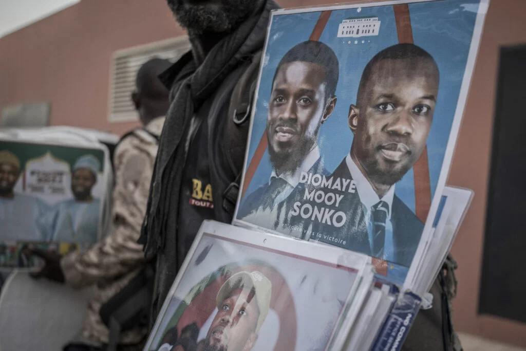  Portrait des dirigeants du Sénégal Bassirou Diomaye Faye et Ousmane Sonko