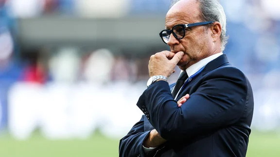 Portrait de Luis Campos, directeur sportif du PSG, lors d’une conférence de presse
