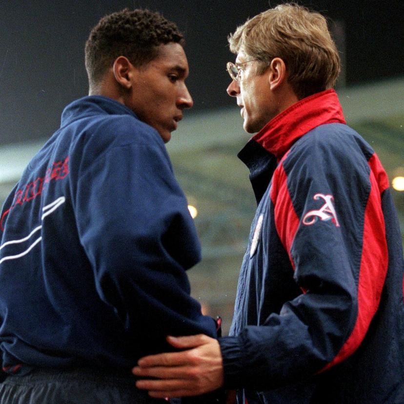 Nicolas Anelka avec Arsène Wenger, entraîneur d'Arsenal, deux mois après le transfert de l'attaquant parisien chez les Gunners.