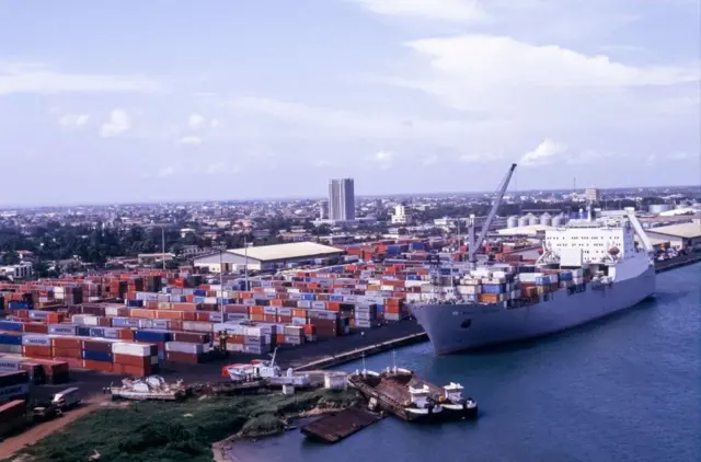 Port de Cotonou, principal accès maritime du Niger, fortement impacté par la crise