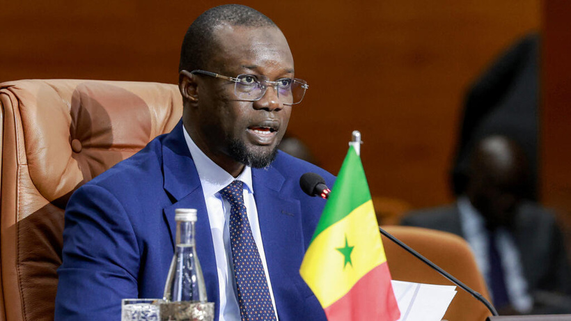 Ousmane Sonko, président de l'Assemblée nationale du Sénégal, lors d'un discours critique à Touba