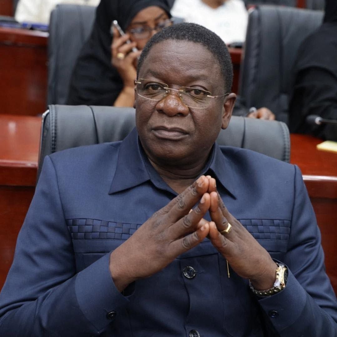 Signature du décret de grâce présidentielle au Tchad par le président Mahamat Idriss Déby Itno