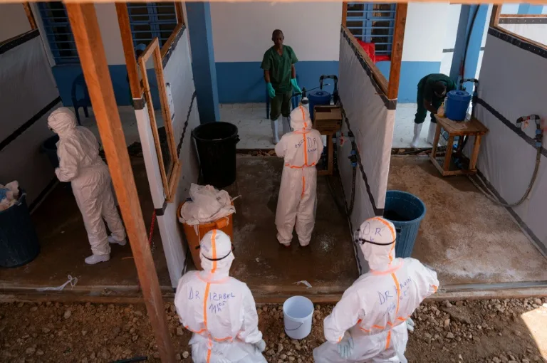Soignants en action en RDC face à une épidémie d'Ebola