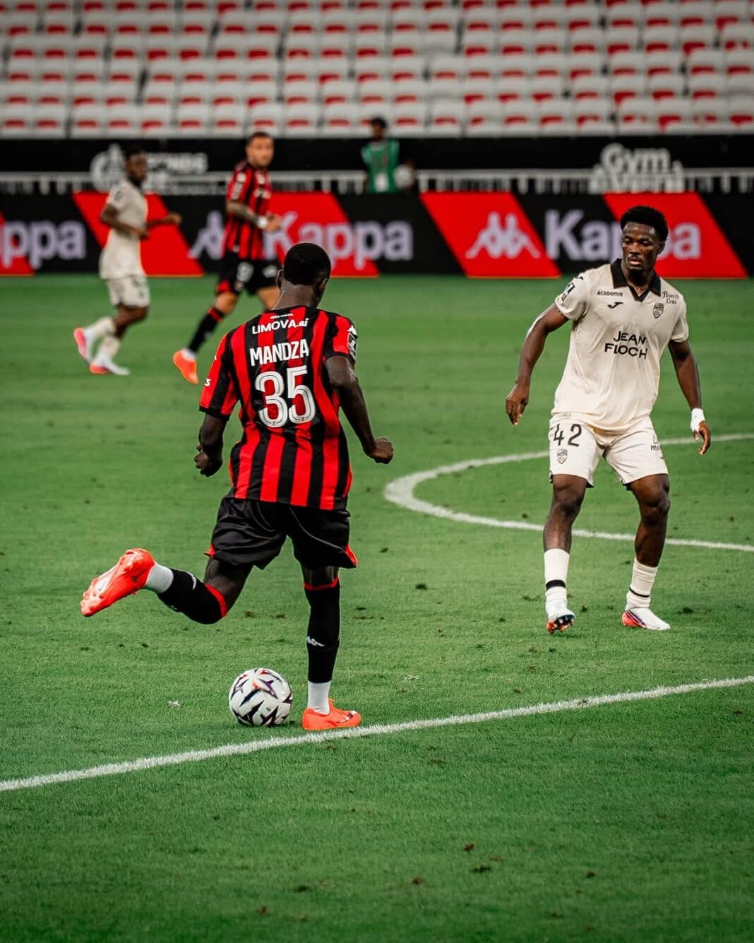 Nice Lorient 0-0 Junior Mandza en action contre le FC Lorient.