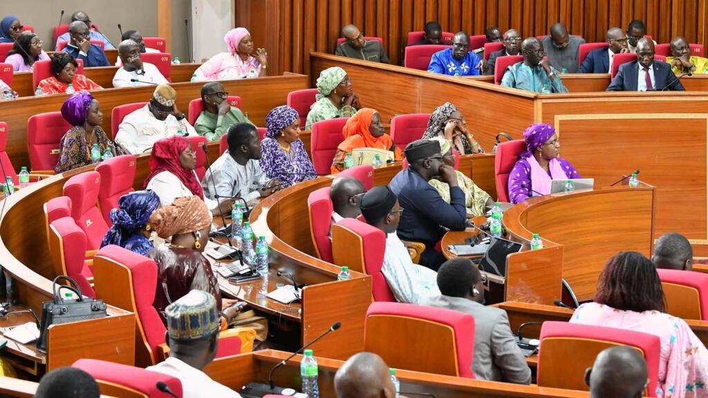Les députés sénégalais ont adopté le 17 août 2026 la double déclaration de patrimoine pour les plus hautes autorités de l'État.
